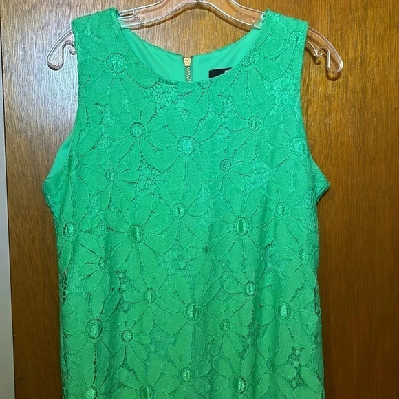 Ronni Nicole Green Lace Dress Size 12 - Picture 4 of 8